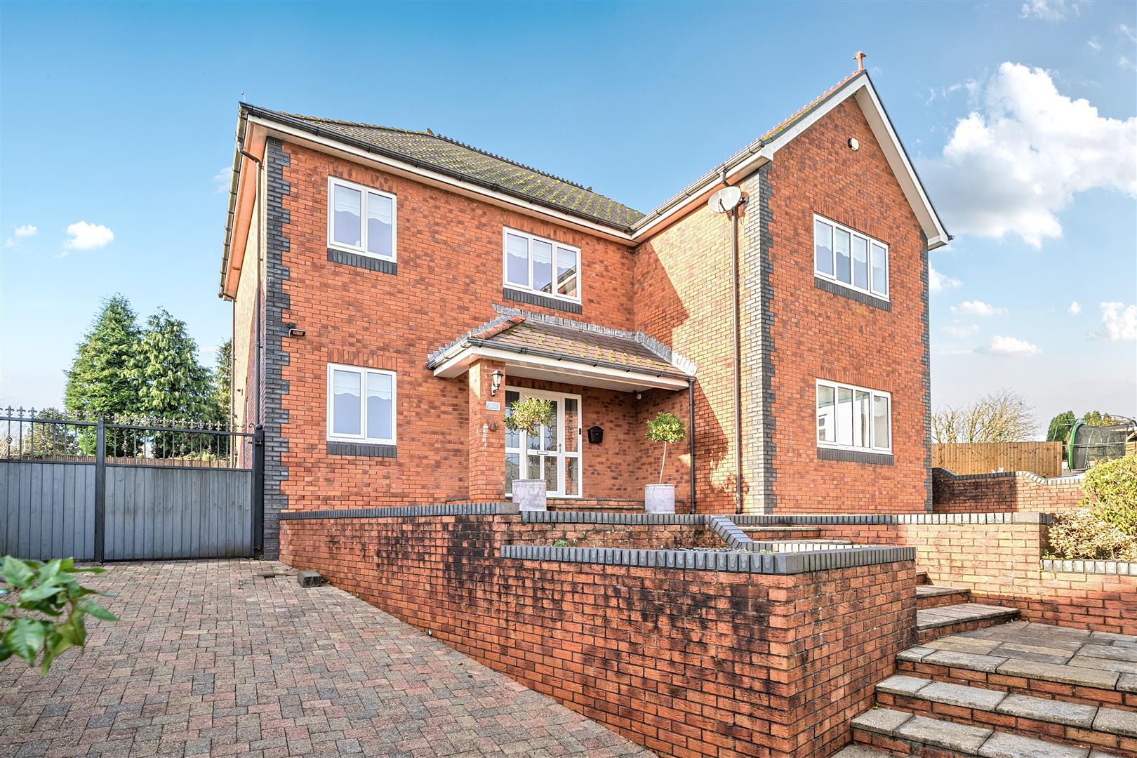 Heol Y Parc, Pontarddulais, Swansea, SA4 0XF